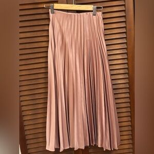 Elegant Pink Pleated Skirt